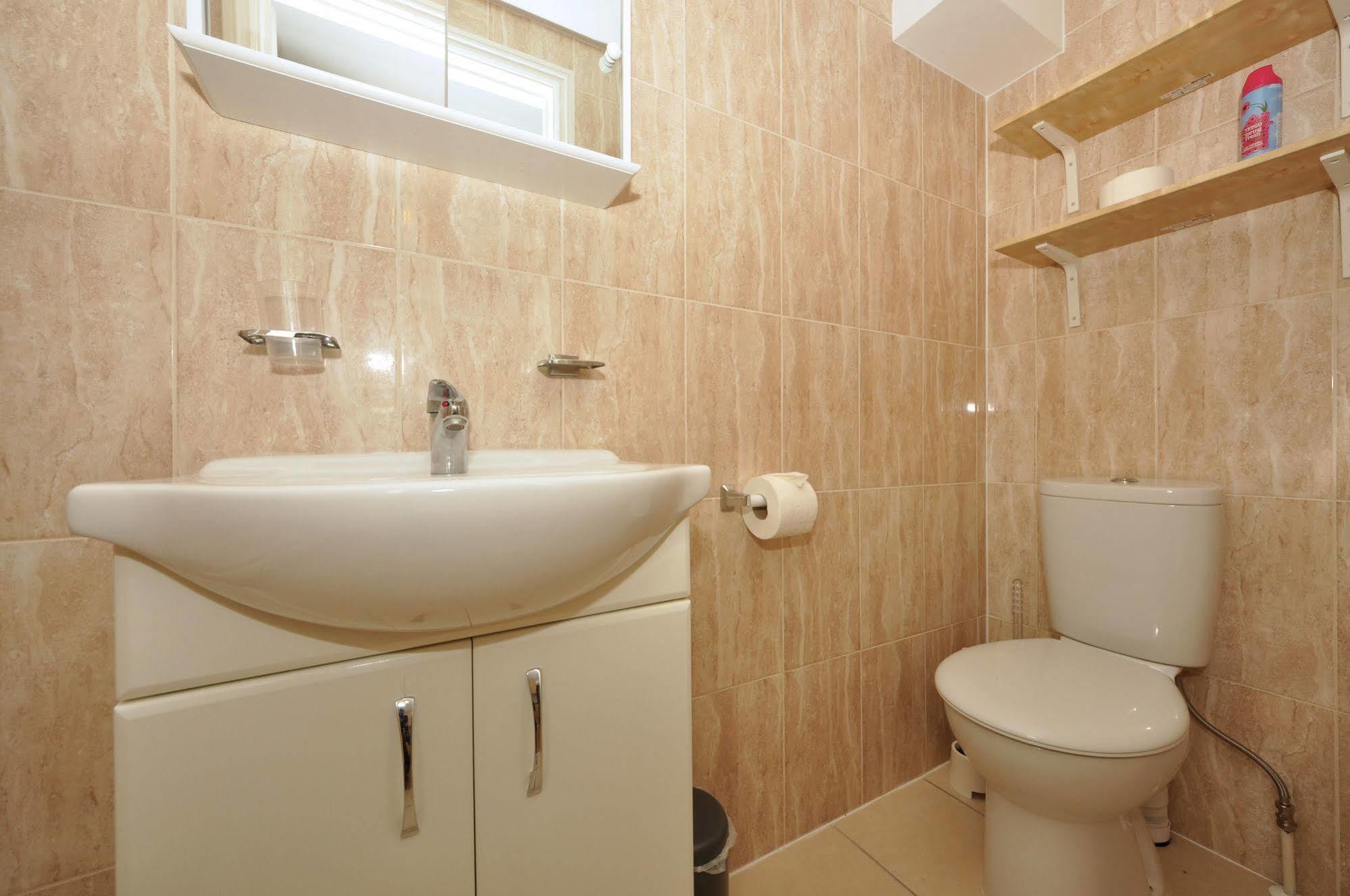 W14 Apartments London Eksteriør billede