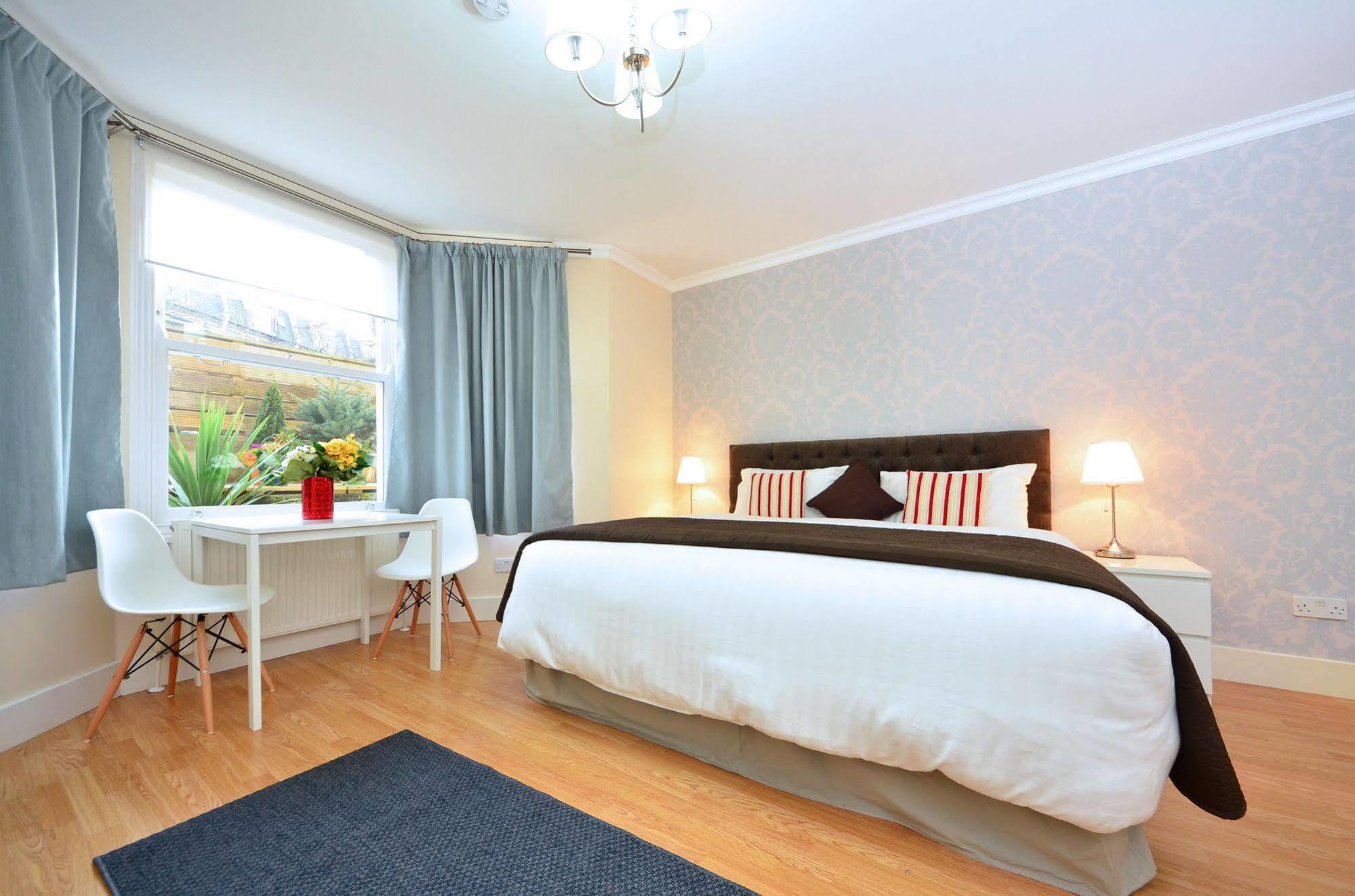 W14 Apartments London Eksteriør billede