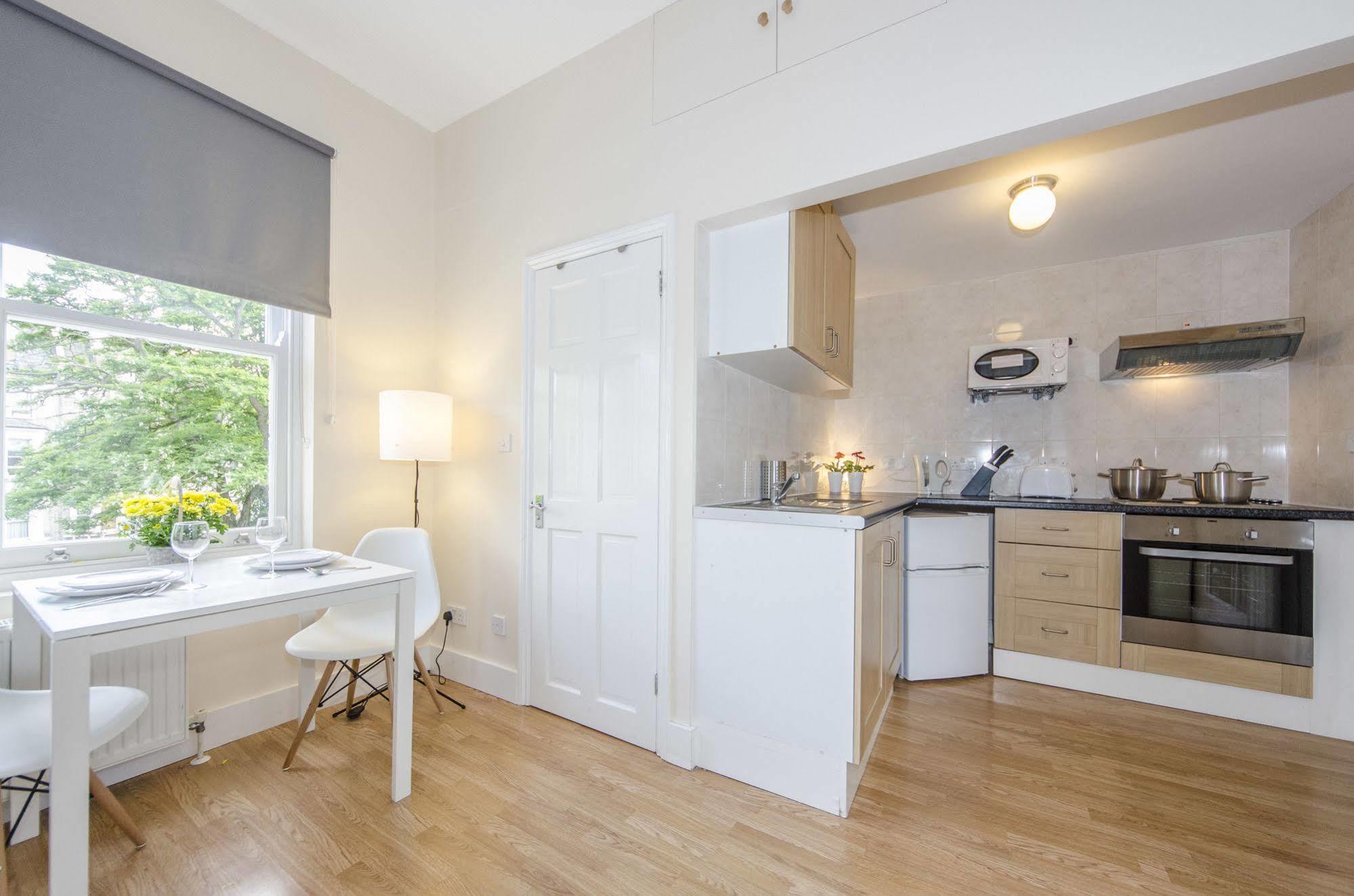 W14 Apartments London Eksteriør billede